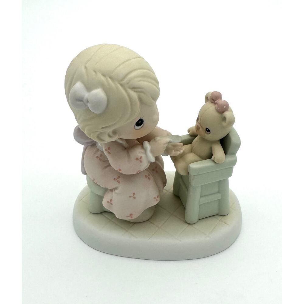 Precious Moments "Sharing" 1994 Members Only Figurine PM942